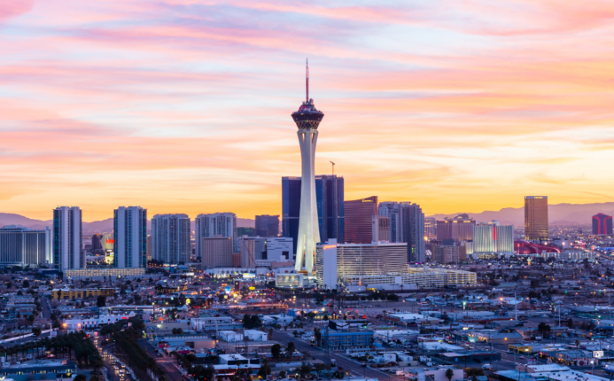 The Biggest Benefits of Living in Las Vegas (And Drawbacks)